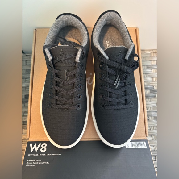 allbirds Shoes - Allbirds women’s black sneakers new
